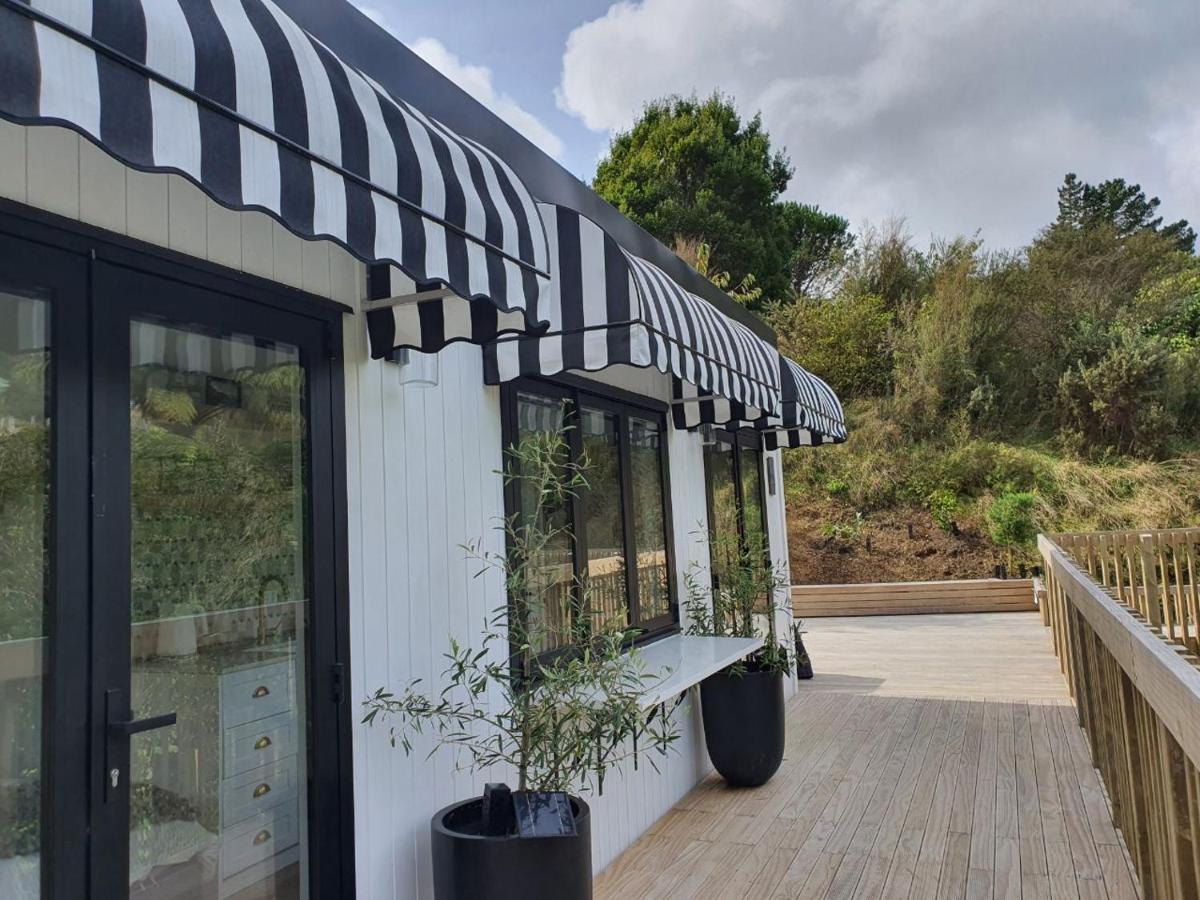 Tiny House With Greenhouse Dining Lower Hutt Exterior foto